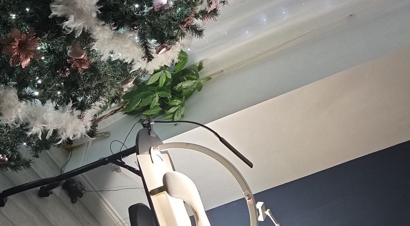 Festive beauty setup at Siân Jones Mobile Beauty, Cork, IE, featuring elegant decorations and lighting.