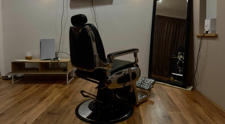 Scully’s Barbershop imagem 2