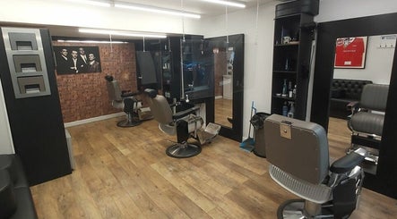 The Barbers Chair image 2