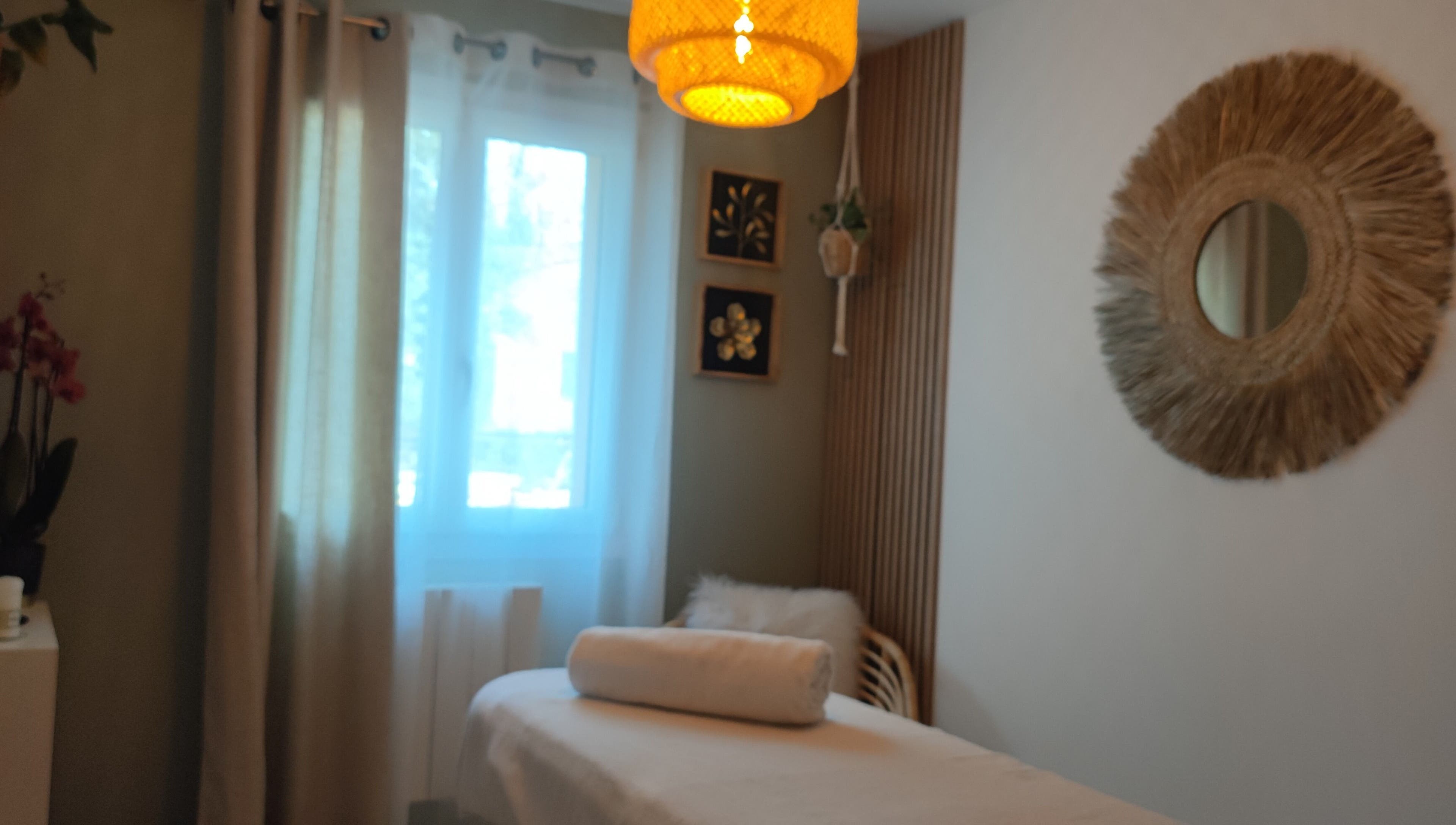 Salle de massage apaisante chez Kryse Massage, Garéoult, Provence-alpes-côte D'azur, FR.