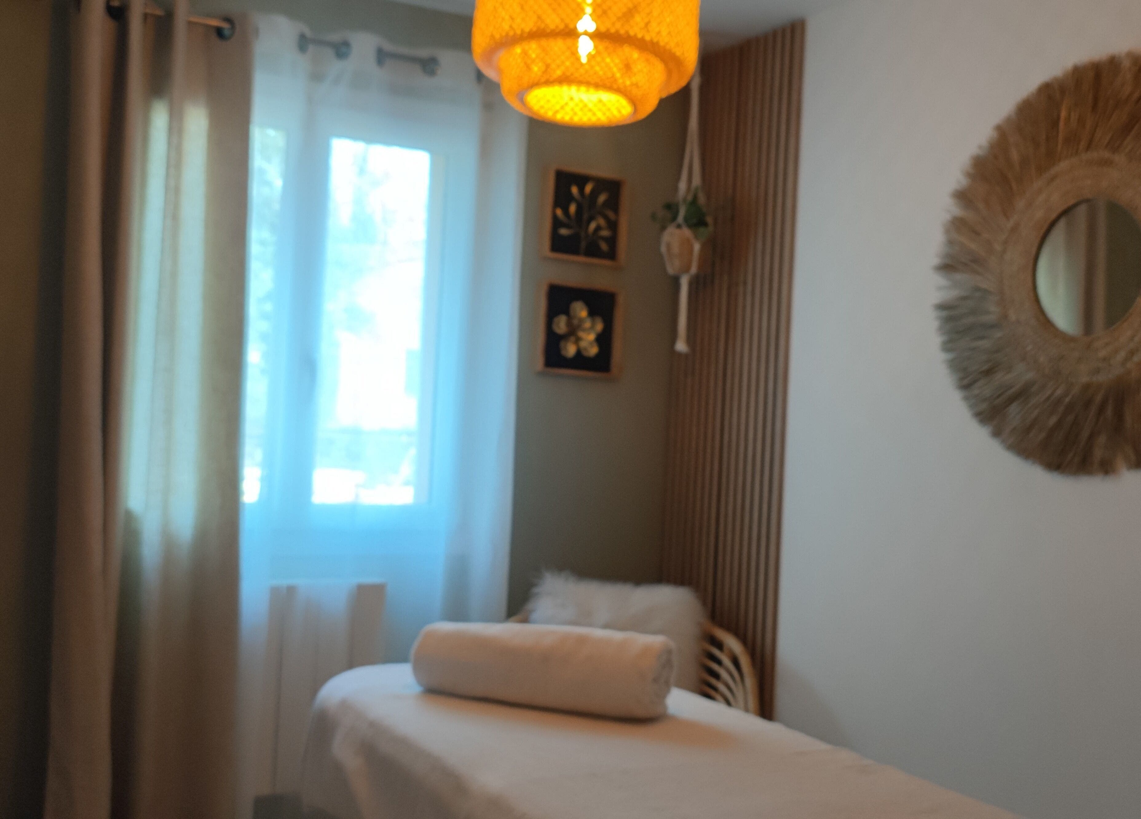 Salle de massage apaisante chez Kryse Massage, Garéoult, Provence-alpes-côte D'azur, FR.
