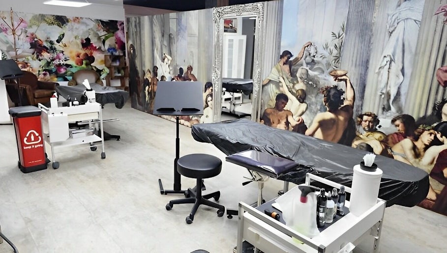 Lebende Legend Tattoo Studio Bern image 1