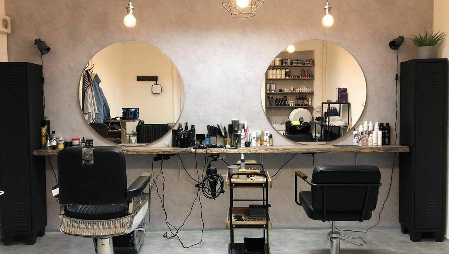 Franka Hairsalon and Barbershop image 1