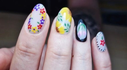 Natural Nails by Lisa image 3