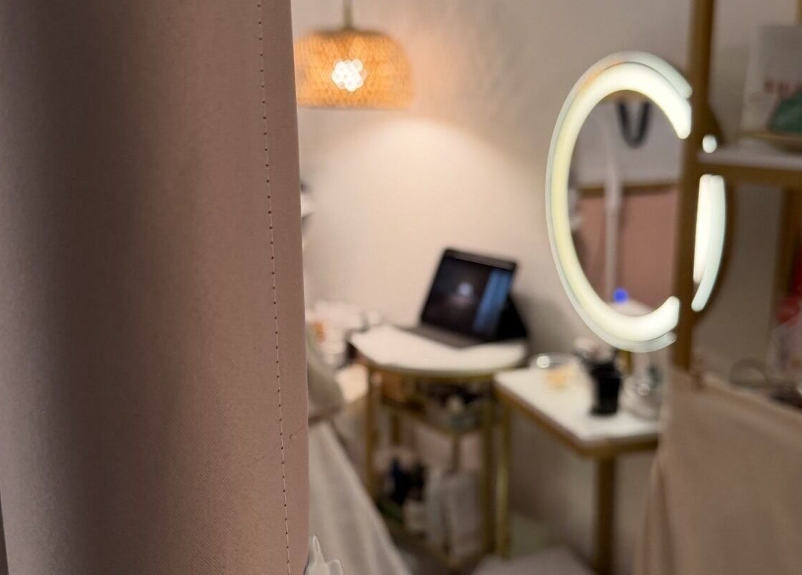 Cozy vanity space at Rosa Damascena Hong Kong on Hong Kong Island, HK, featuring elegant lighting and decor.