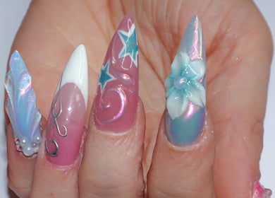 Intricate 3D star nail art at Yanice Gianina Nails in Berlin, Berlin, DE.