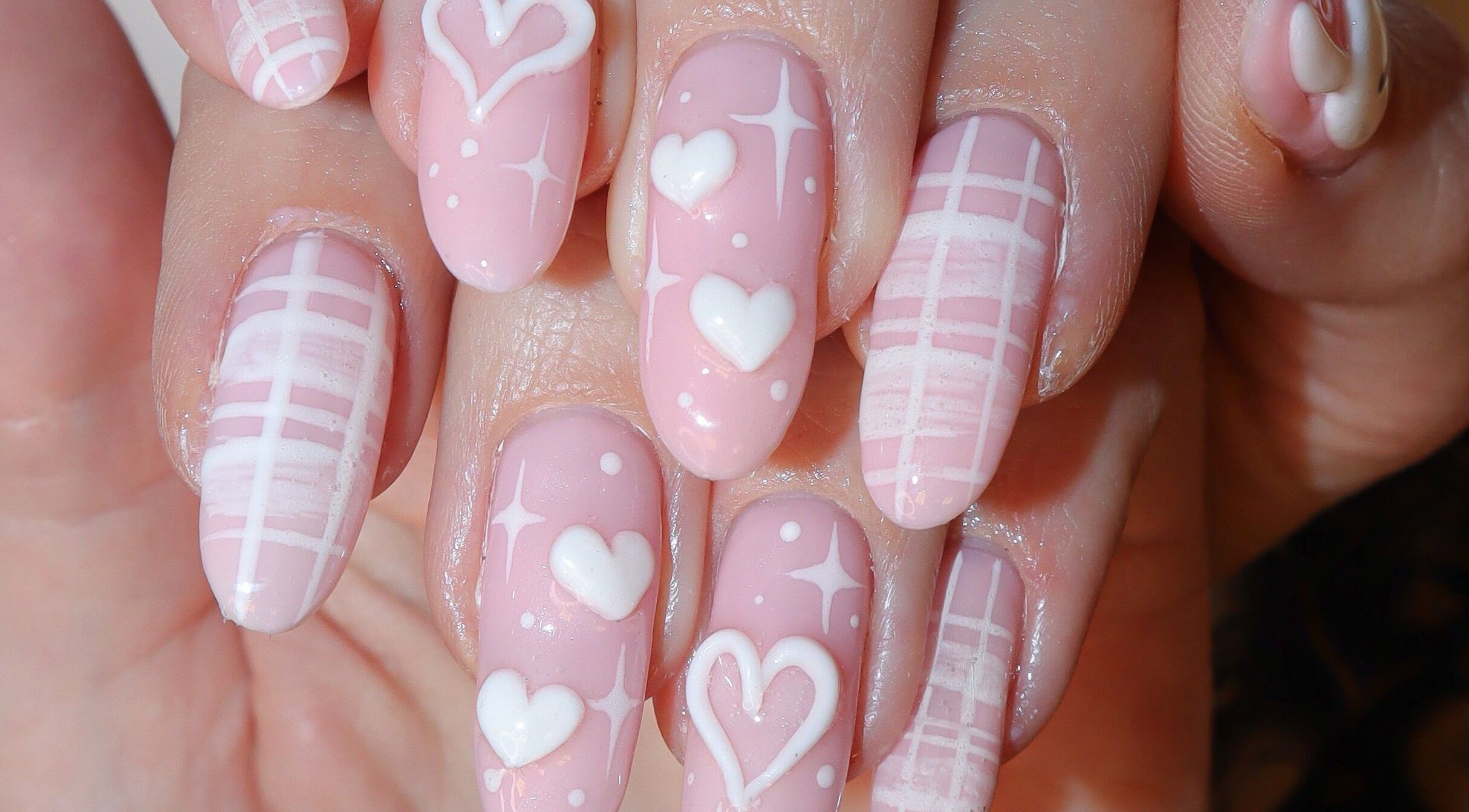 Elegant heart-themed nail art at Yanice Gianina Nails, Berlin, Berlin, DE. Perfect for a chic look.