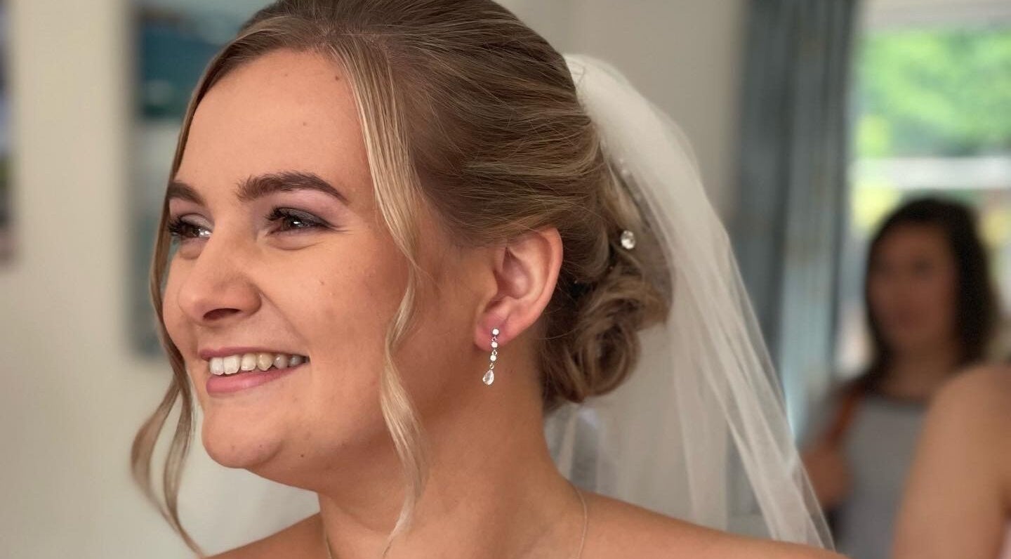 Michaela Hearne Beauty in Forest Town, England provides exquisite bridal makeup services.