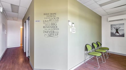 H&R Therapy Logan Central slika 2