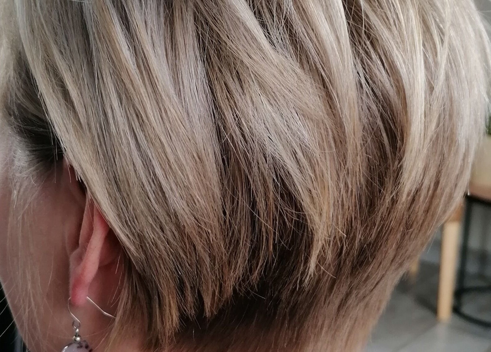 Blonde bob hairstyle at Hair by Nicola Smit in Pretoria, Gauteng, ZA, showcasing expert salon craftsmanship.