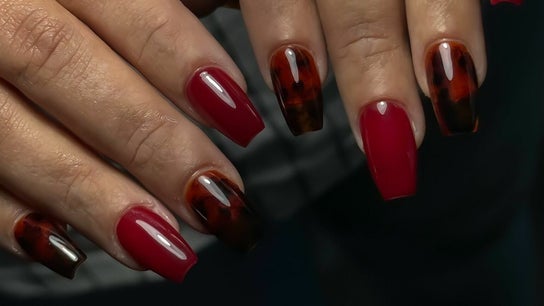 Lilith Manicure