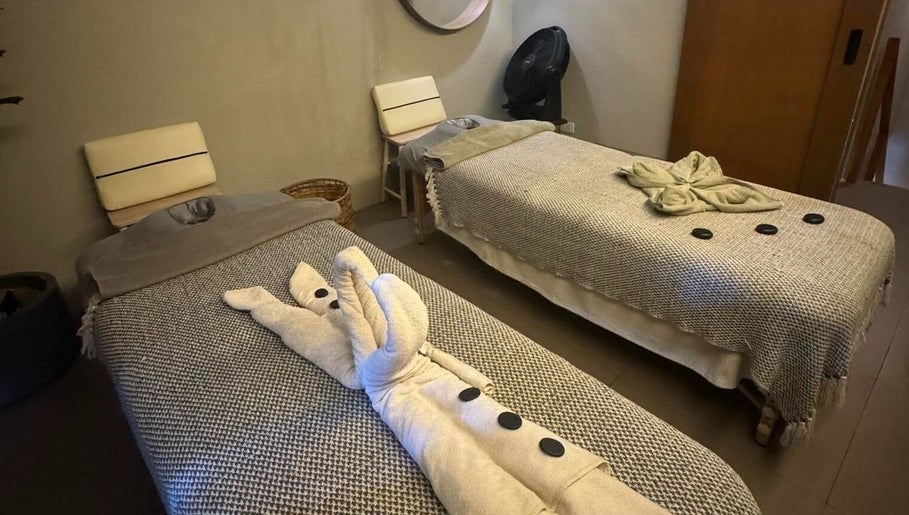 Relaxing dual massage beds at Bamboo Spa Beauty and Wellness BGC, Taguig, Metro Manila, PH.
