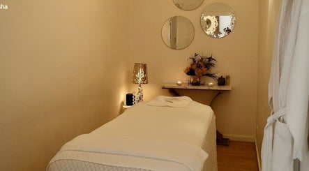 Relaxing massage room at Cheewa Aroma Remedial Thai, Melbourne, Victoria, AU.