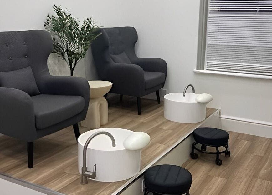 Elegant pedicure chairs and foot baths at The NailpodTw in Royal Tunbridge Wells, England, GB.