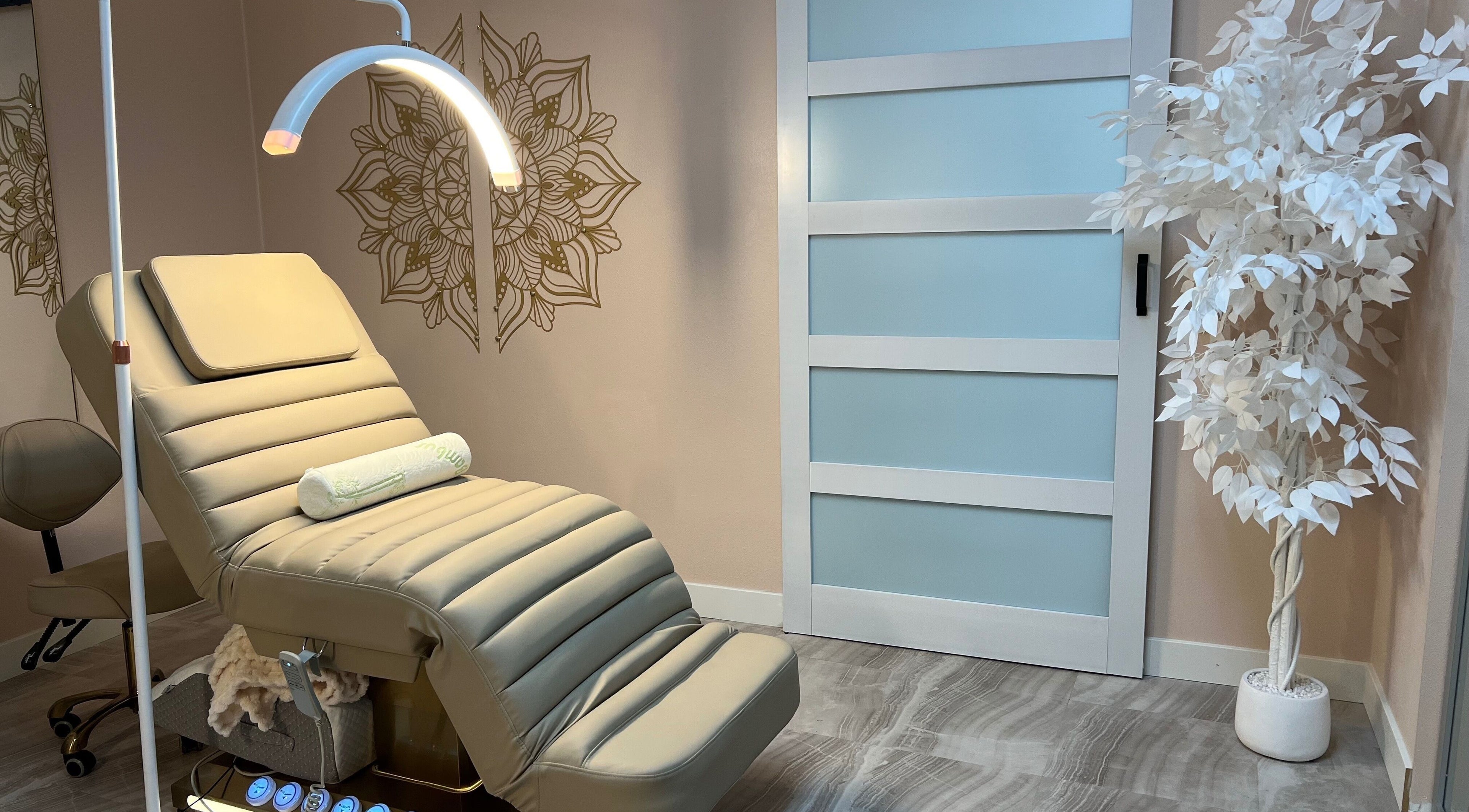 Serene treatment room at AvaBellas Brow & Skincare Studio in Bonney Lake, Washington, US, featuring a plush chair.