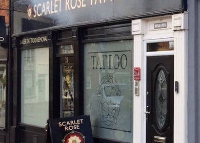 Front view of Scarlet Rose Tattoo studio in Newport Pagnell near Piercings By Hannah Fleur (Milton Keynes).