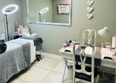 Tranquil treatment room at INDIVIDUELLE SKIN & BODY, Durban, Kwazulu-natal, ZA offering relaxation and beauty services.