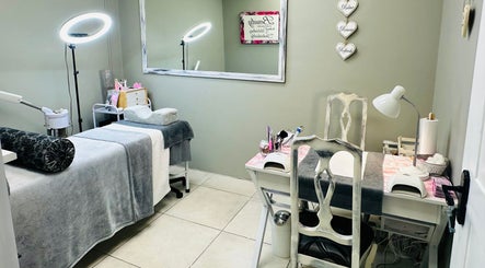 Tranquil treatment room at INDIVIDUELLE SKIN & BODY, Durban, Kwazulu-natal, ZA offering relaxation and beauty services.
