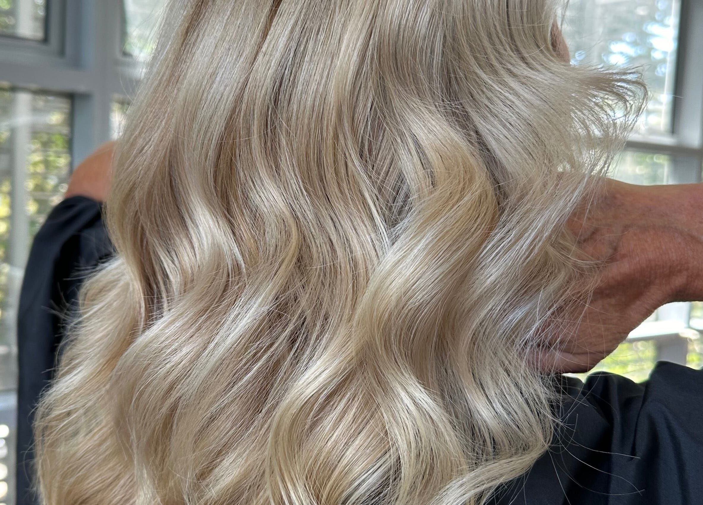 Wavy blonde hairstyle at StudioBlonde By Tahlia, Mona Vale, New South Wales, AU.