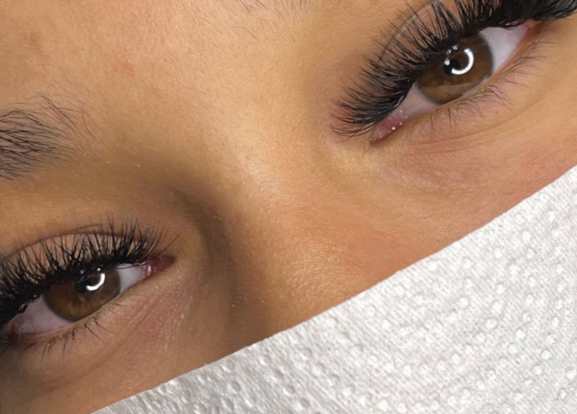 Close-up of expertly crafted eyelash extensions by Aaliyahlashh in Crawley, England, GB.