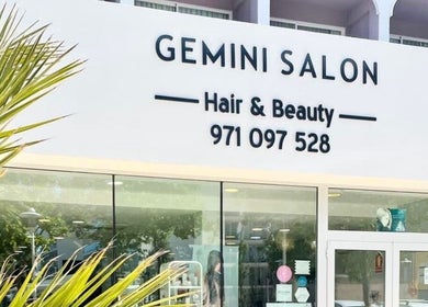 Exterior view of Nails by Olivia located at Calvià, Illes Balears, ES with its modern salon signage.