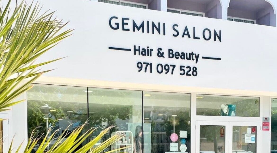 Exterior view of Nails by Olivia located at Calvià, Illes Balears, ES with its modern salon signage.