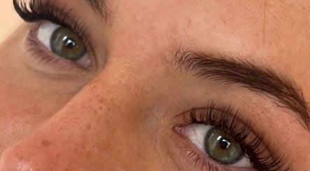Isa lashes & Brows