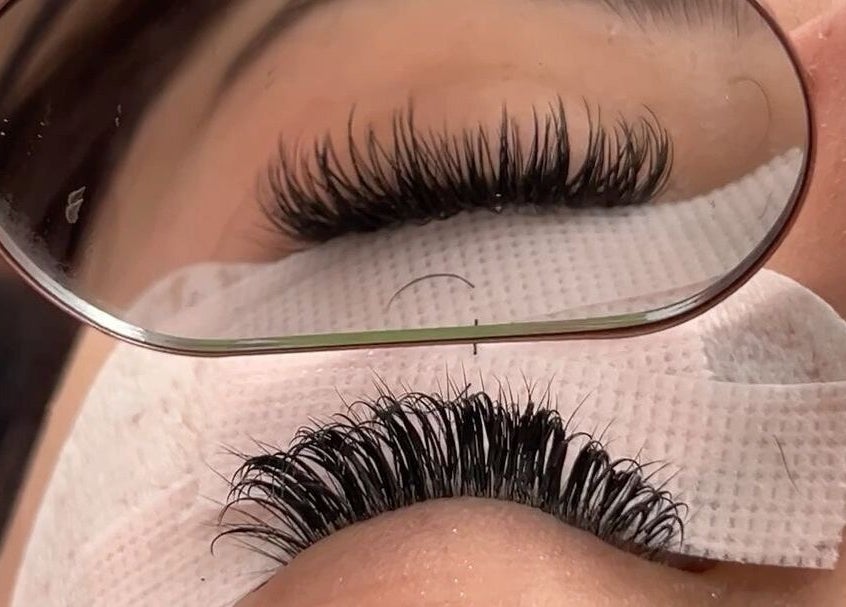 Close-up of eyelash extension at Isa Paula Lashes and Beauty, London, England, GB.