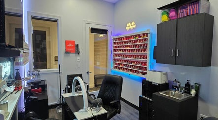 Mr. Right Nails at Phenix Salon Suites image 3