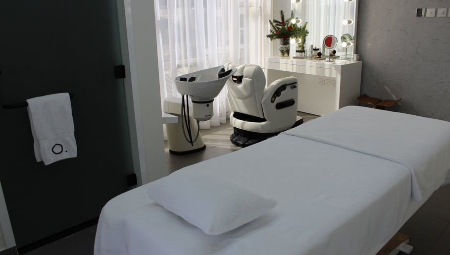 Buro Beauty Salon image 1