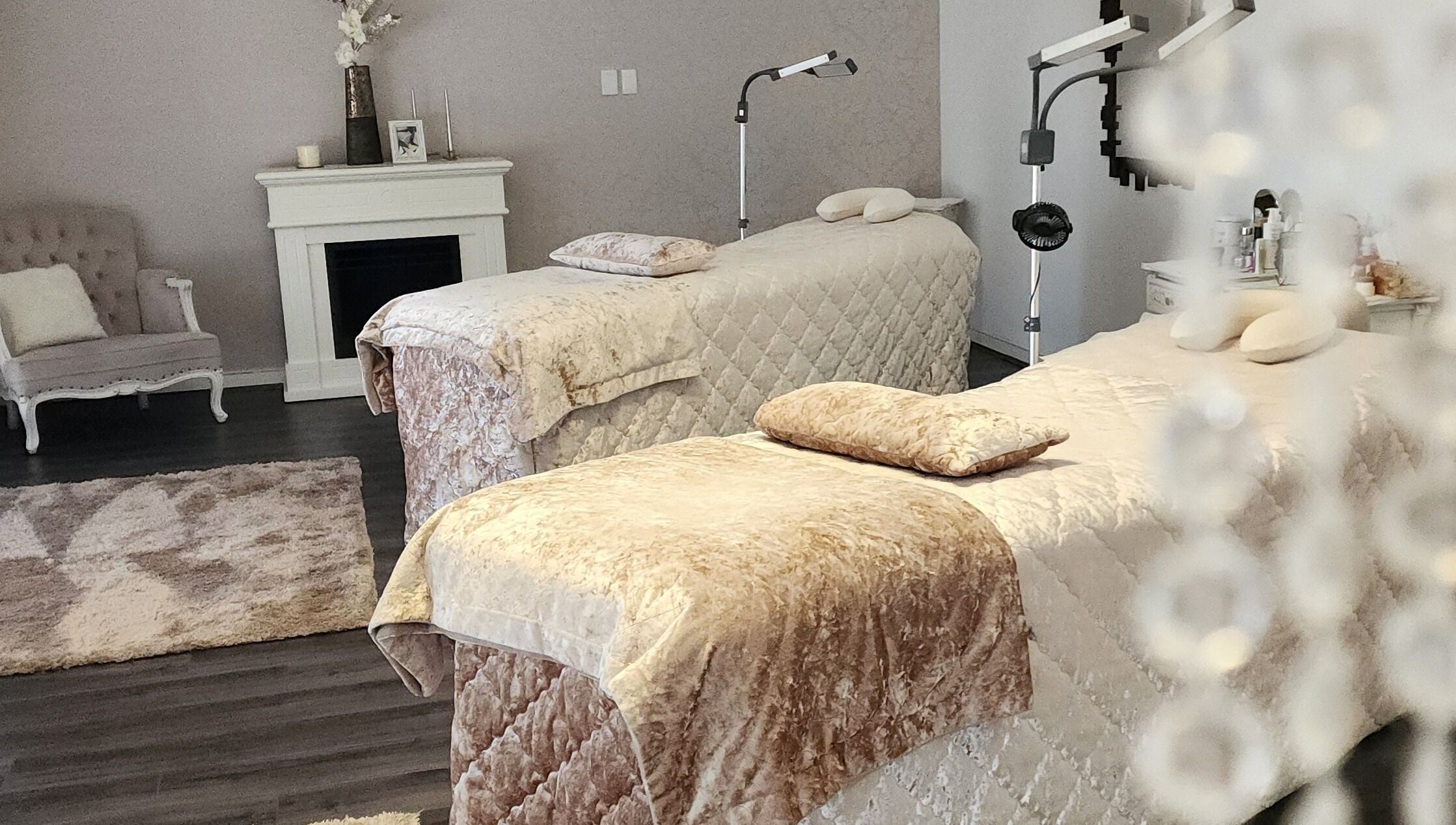 Luxurious treatment beds at Crystal Spa, Perth, Western Australia, AU. Elegant, relaxing atmosphere.