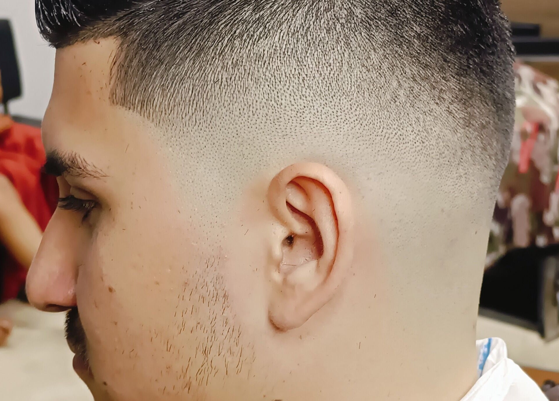 Corte de pelo moderno en Royal Barber Club, Zarzal, Valle Del Cauca, CO