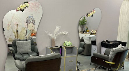 Luxurious salon corner with artistic mirrors at Essence Healing Spa L.L.C. (Branch), Dubai, Dubai, AE.