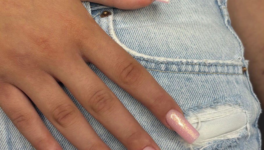 Pastelowe paznokcie akrylowe w LuxeNailsByJulia, Ruda Śląska, Województwo Śląskie, PL.