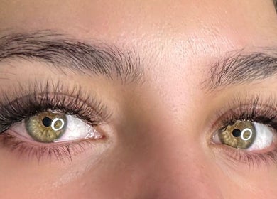Close-up of stunning eyelash extensions at Iconic Lash Babe, Melbourne, Victoria, AU.