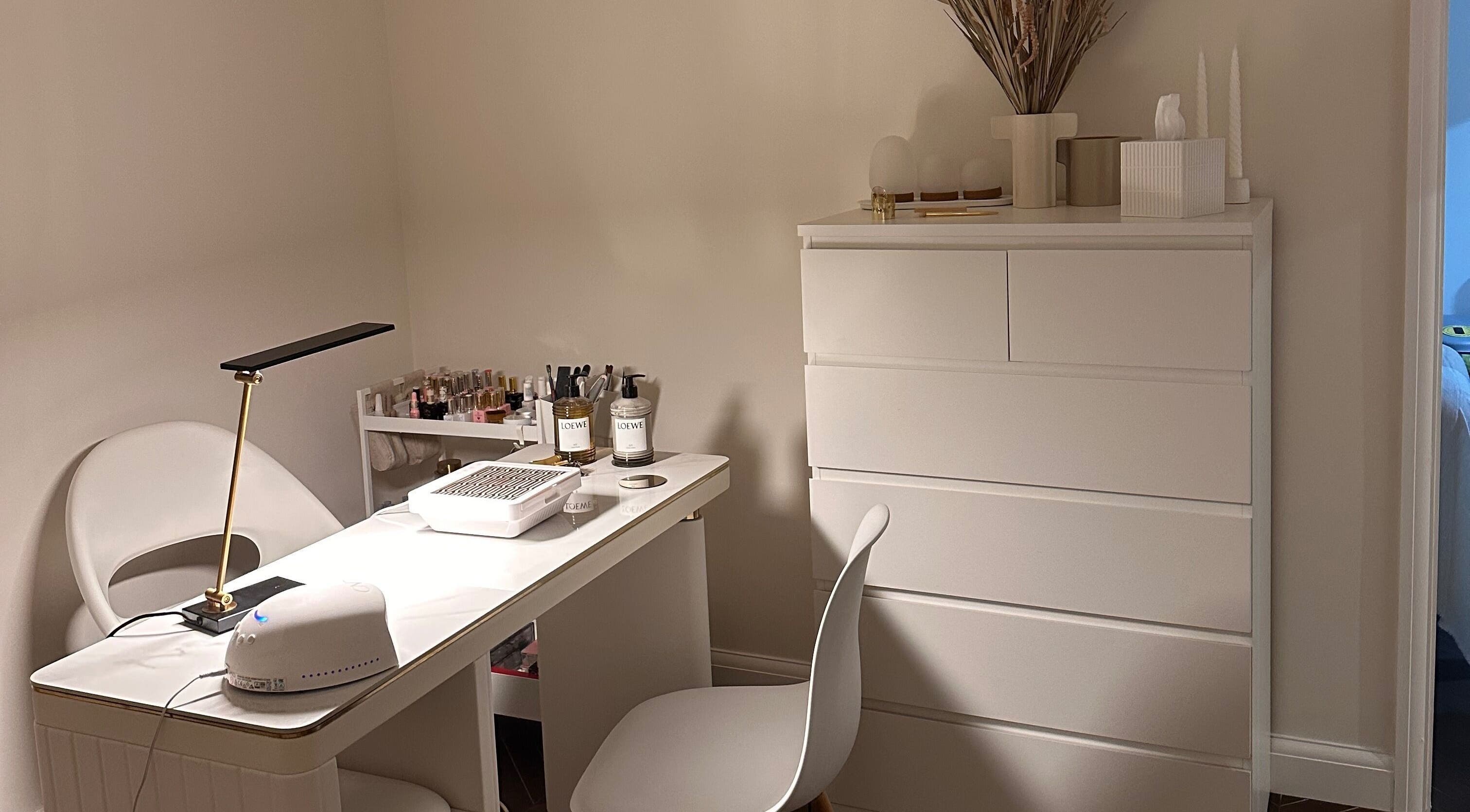 Chic manicure station at Aesthetics by Kinga Jambor, Nottingham, England, GB.