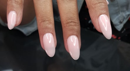 CayLuxe Nails图像2