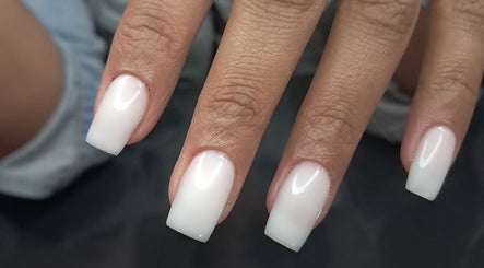 CayLuxe Nails图像3