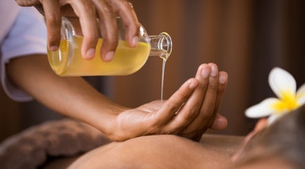 Healicorp Massage and Bodywork imej 2