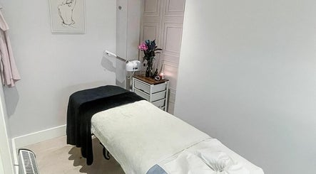TOUCH Holistic Therapy, bild 2