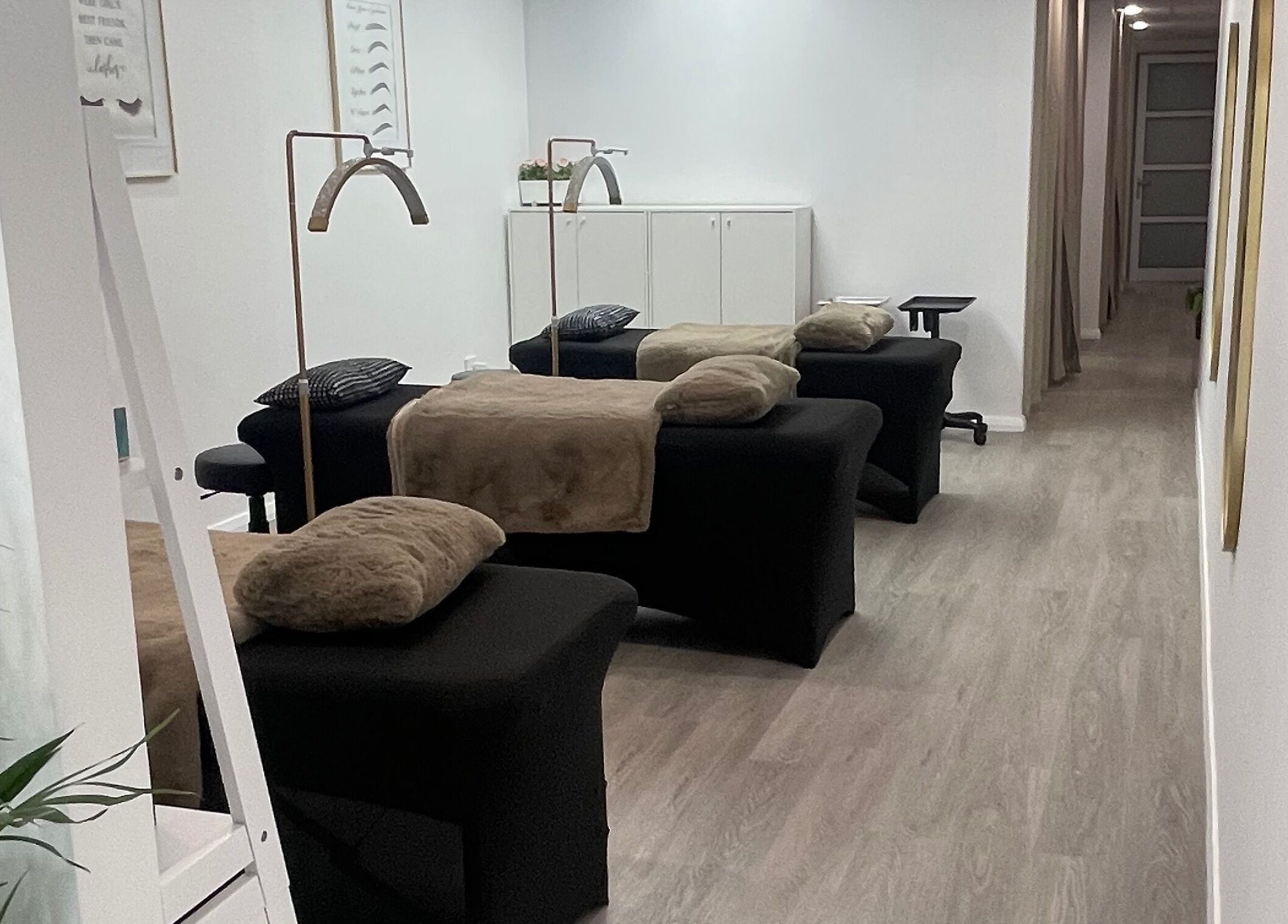Luxurious treatment room at MeCute Skin & Cosmetic Clinic, Semaphore, South Australia, AU with cozy ambiance.