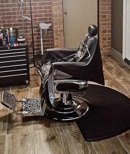 Benny's Barber Studio, bilde 2