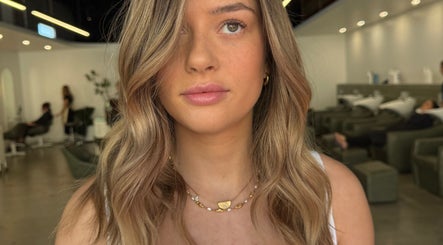 Blonde to the Bone, bild 3