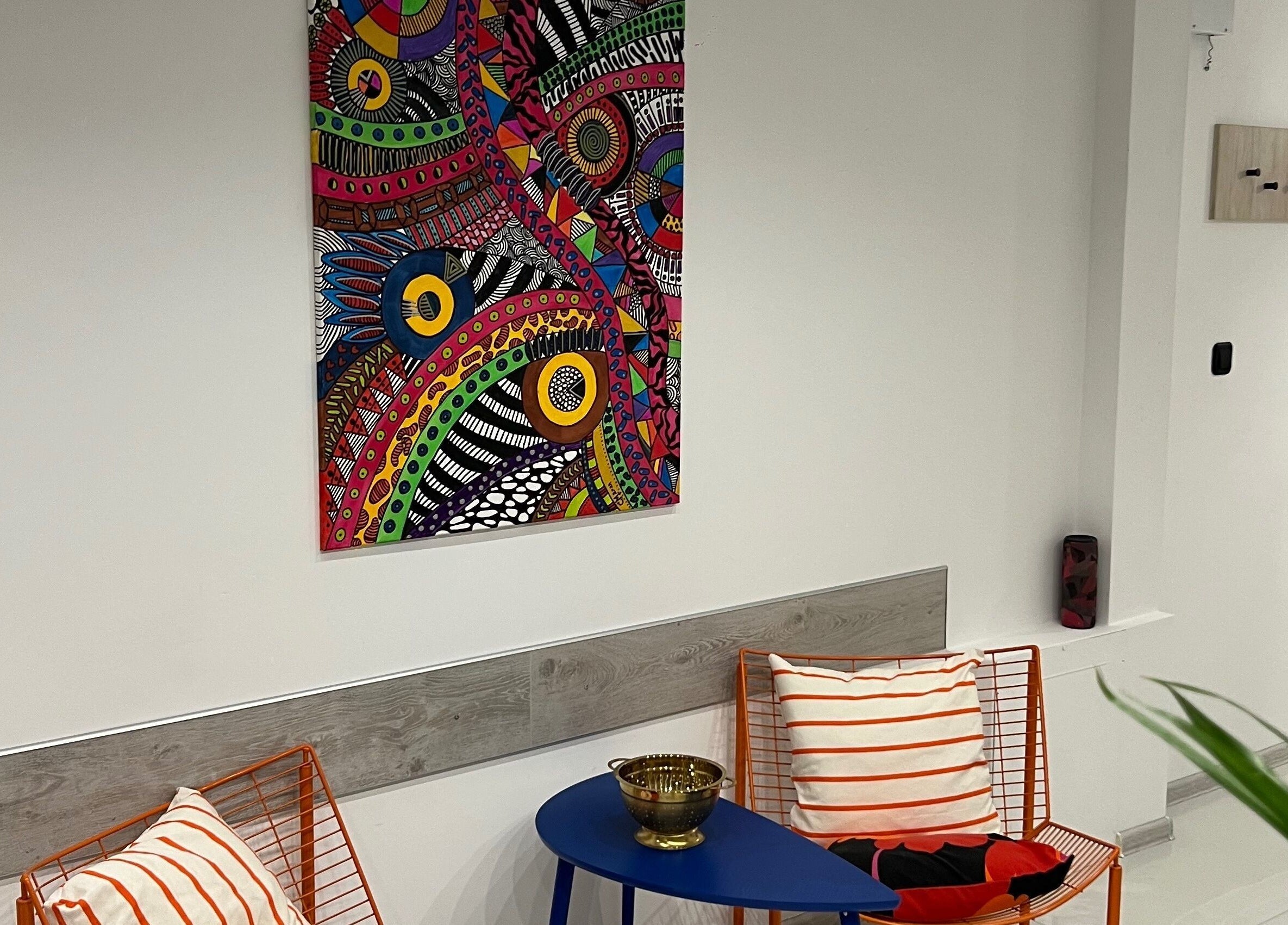 Модерна обстановка с цветна картина в Pomodoro Nails, София, Sofia City Province, BG.