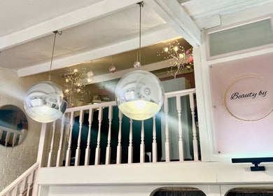 Chic interior of Beauty by Laura Jayne in Tutbury, England, GB with elegant lighting and modern decor.