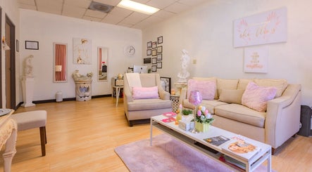 Comfortable lounge at Mas Fina, Pomona, California, US, featuring cozy seating and elegant decor.