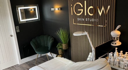 iGlow Skin Studio