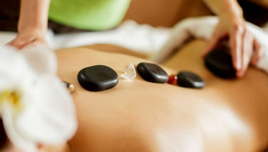 Waves of Wellness Relaxation Therapies صورة 1