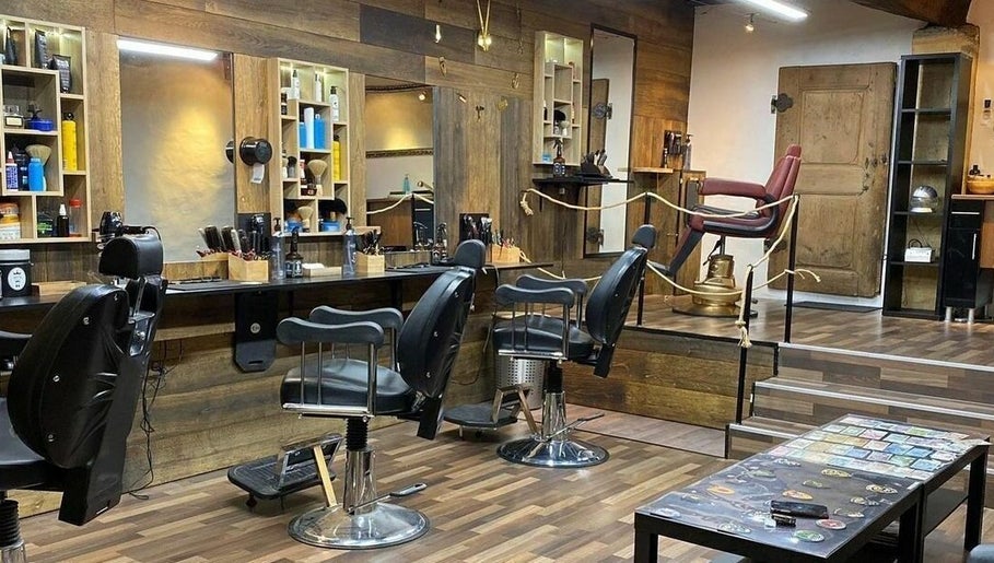 Artis Barber Shop изображение 1