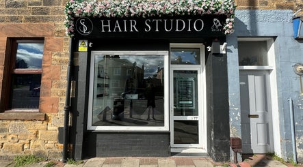 S & L Hair Studio imagem 3